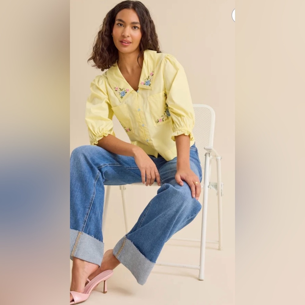 Stella Embroidered Top
Altar’d State in Yellow